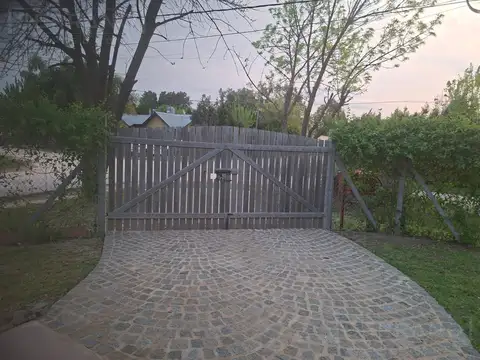 Venta casa moderna 3 ambientes con pileta sobre 706m2, Parque Sakura, Exaltación de la Cruz