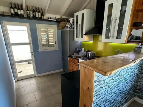 Casa 5 ambientes con 1 baño