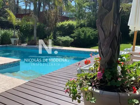 Casa 5 ambientes con 4 baños