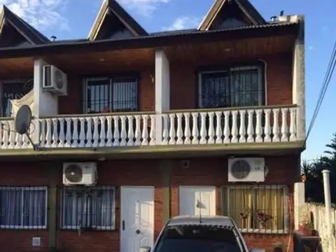 Casa en Alquiler con 1 cochera