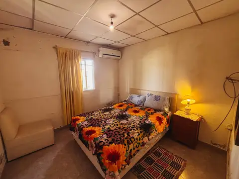 Casa 6 ambientes con 2 baños