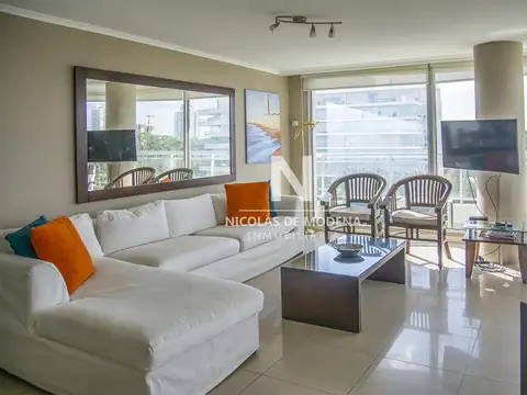 Apartamento de 3 dormitorios en Ocean Drive a metros de  Playa Brava