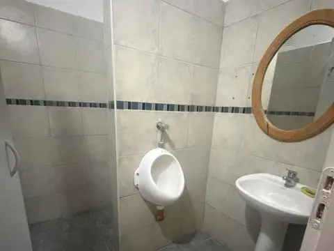 Local en Alquiler en Villa Real, $ 900.000