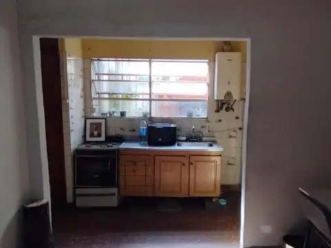 VIVIENDA CON LOCAL,MUY BIEN UBICADO