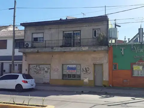 VIVIENDA CON LOCAL,MUY BIEN UBICADO