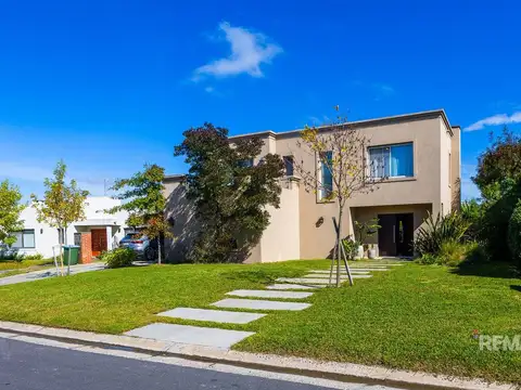 VENTA CASA SAN GABRIEL - 5 AMBIENTES - 3 DORM.