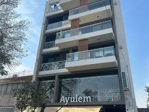 2 AMBIENTES CON BALCON AL FRENTE SOBRE EMILIO CASTRO