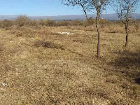 Lote en venta a metros del puen del Lago San Roque. (L83)