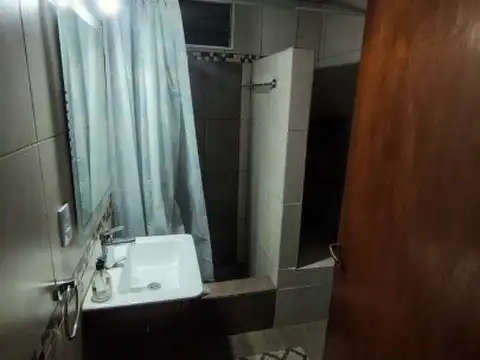 Depto Tipo Casa en Alquiler con 1 cocheras