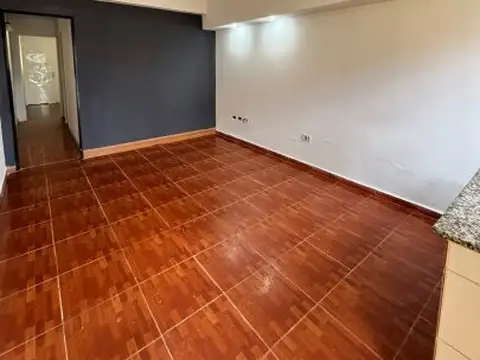 Depto Tipo Casa en Alquiler en Morón, $ 750.000