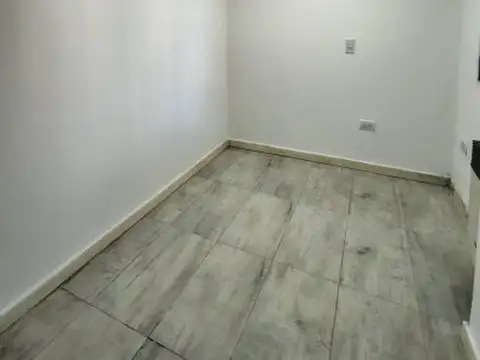 Depto Tipo Casa en Alquiler en Morón, $ 800.000