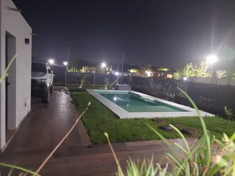 Se vende casa en barrio semiabierto "Estilo Campo" - Canning - Apta crédito