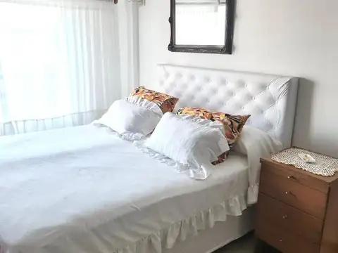 Alquiler temporario amplio monoambiente amoblado con SUM laundry y parrilla en San Cristobal