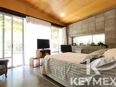 Casa en Venta con 4 cocheras