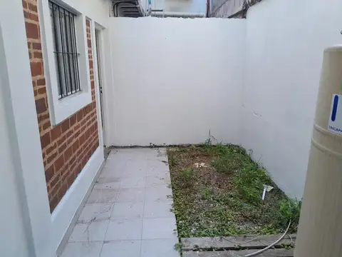 Depto Tipo Casa en Alquiler de 1 dormitorio