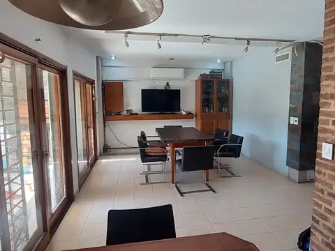 Casa 5 ambientes con 4 baños