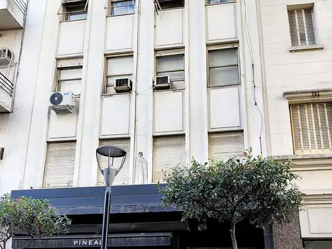 Oficina con baño privado y kitchinet