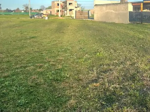 LOTE EN ESQUINA DE 369 M² EN VENTA – LAS FINCAS DE IBARLUCEA