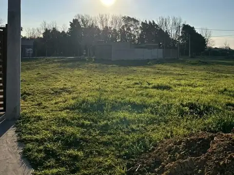 LOTE EN ESQUINA DE 369 M² EN VENTA – LAS FINCAS DE IBARLUCEA