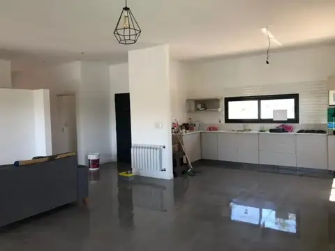 Casa en Venta con 4 cocheras
