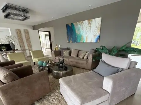 Casa en Venta de 5 dormitorios