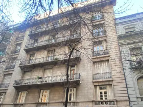 EDIFICIO MUY EUROPEO  -  GRAN CATEGORÍA  - A METROS DE PLAZA SAN MARTÍN