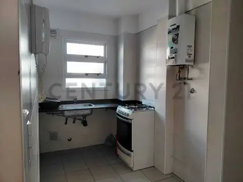 Oficina 3 ambientes con 1 baño