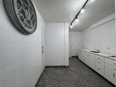 3 AMBIENTES CON DOS BAÑOS, BALCON Y COCHERA.