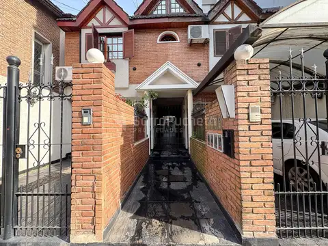 Venta PH tipo dúplex 3 ambientes con patio en Ramos Mejía.
