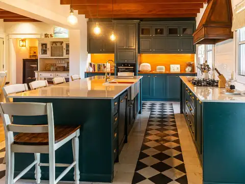 VENTA DE CHACRA CON CASA EN MANANTIALES