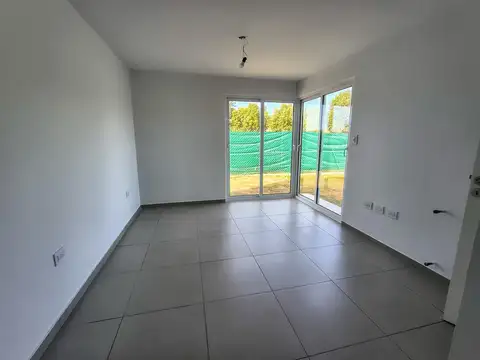 Casa 5 ambientes con 1 baño