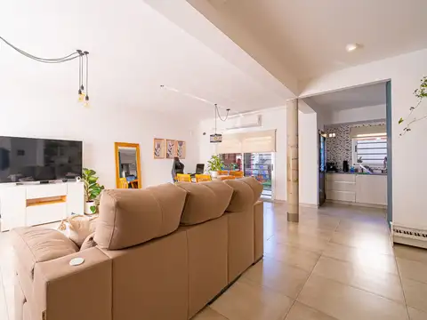 Depto Tipo Casa en Venta en Villa Adelina, USD 230.000