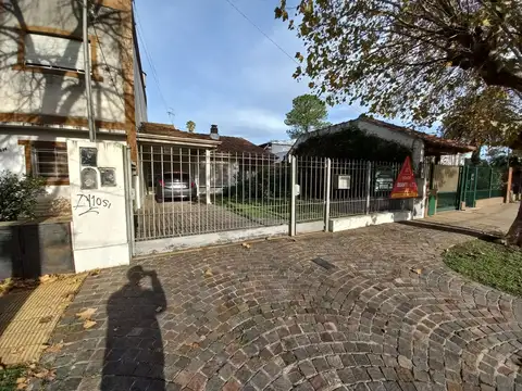 Casa - Venta - Argentina, Almirante Brown - Hipolito Bouchard 2204