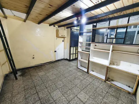 Local En Alquiler Con Entrepiso - Parque Chacabuco