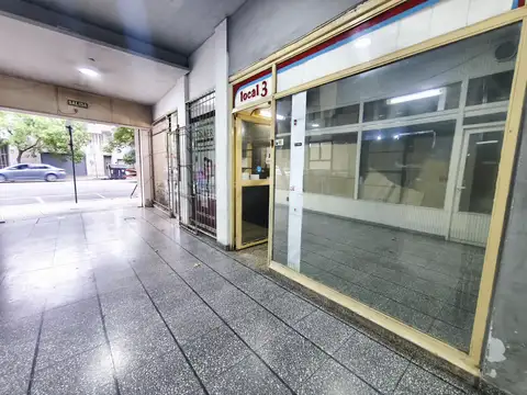 Local En Alquiler Con Entrepiso - Parque Chacabuco