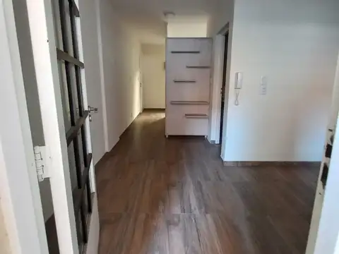 NECOCHEA 1700          - MONOAMBIENTE CON BALCON BIEN LUMINOSO -