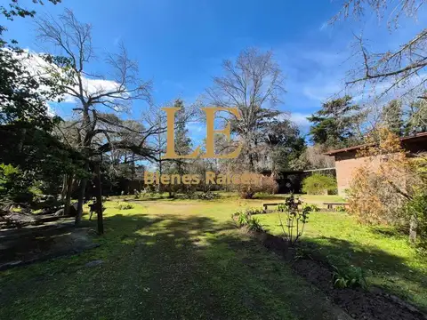 Quinta en Venta con 6 cocheras