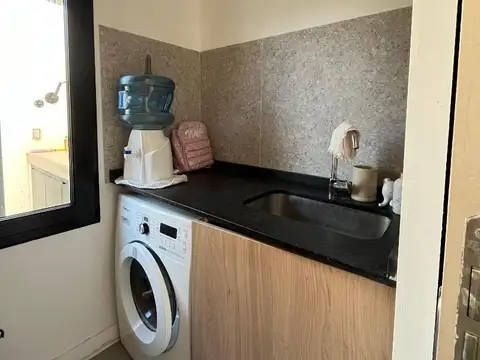 Depto Tipo Casa en Venta con 1 cocheras