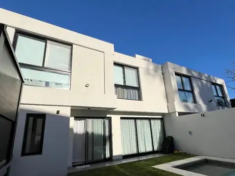 Depto Tipo Casa en Venta de 4 ambientes
