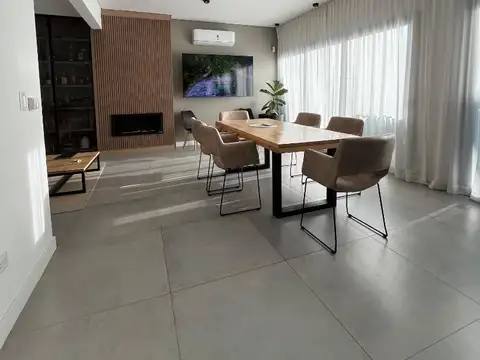 Depto Tipo Casa en Venta de 4 ambientes