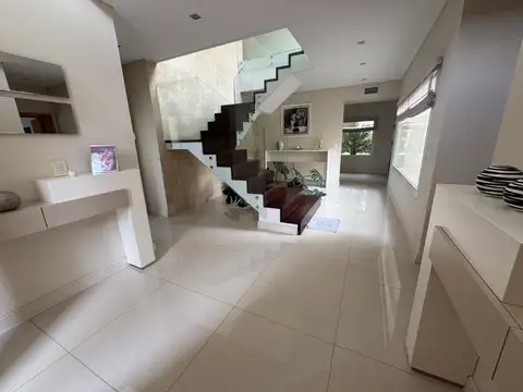 Casa en Terravista impecable