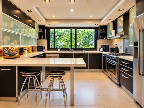 Casa 4 ambientes con 5 baños