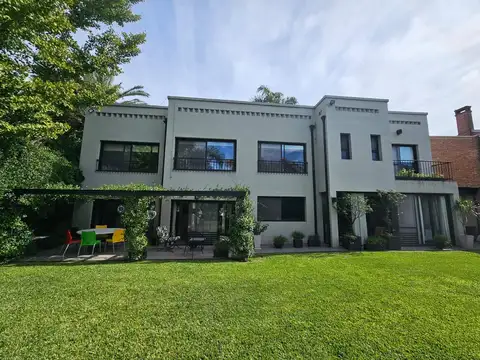 Casa exclusiva en Barrio Camino Real
