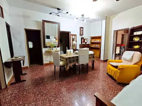 Depto Tipo Casa 3 ambientes con 2 baños