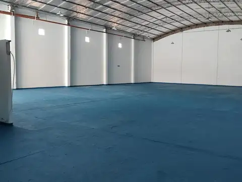 Venta de Importante Galpón con pocos años de construcción!.