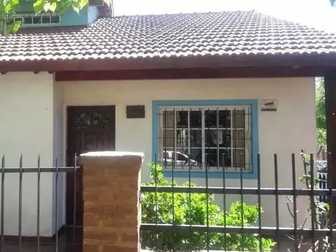 VENTA DE CASA CON PILETA EN CALLE 5 ENTRE 55 Y 56 MAR DEL TUYU