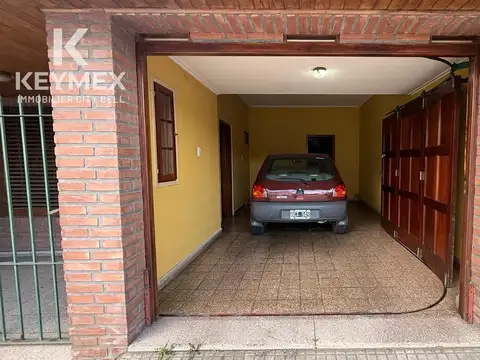 Casa 7 ambientes con 2 baños