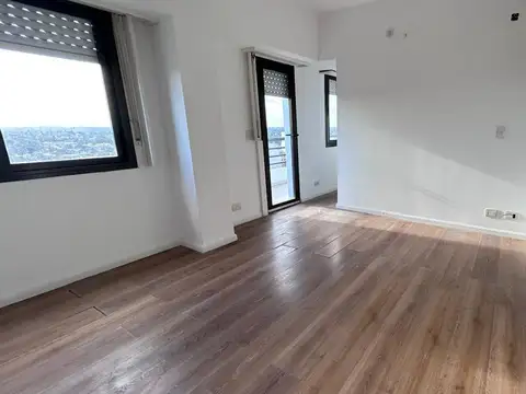 Departamento en Venta con 3 cocheras