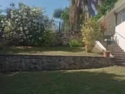 Casa en venta 2 dor en Villa Los Aromos – sierras de Cba.