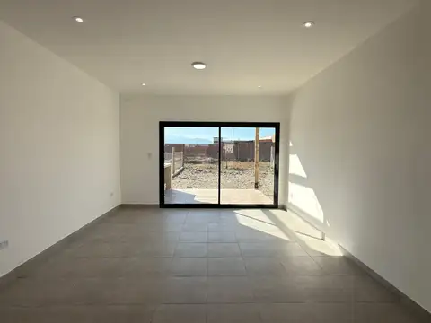Casa 3 ambientes con 1 baño